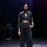 Koleksi Stellarissa di Plaza Indonesia Fashion Week 2017. Jakarta. Plaza Indonesia. [Foto: Mohammad Abduh/Wolipop]