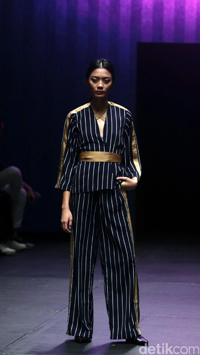 Koleksi Stellarissa di Plaza Indonesia Fashion Week 2017. Jakarta. Plaza Indonesia. [Foto: Mohammad Abduh/Wolipop]