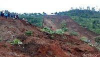Begini Penampakan longsor di Ponorogo yang terjadi pada Sabtu, (1/4/2017). Pool/Muh. Taufiq Sidqi.