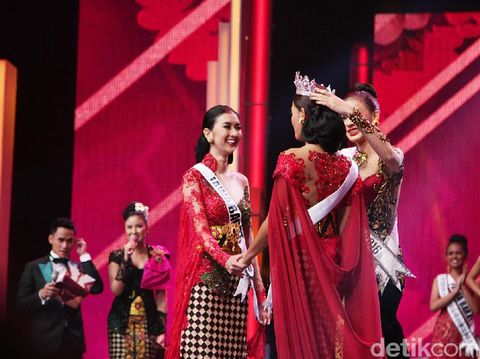 Bunga Jelitha Ibrani dari DKI Jakarta Juara Puteri Indonesia 2017