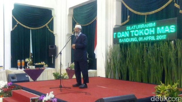 Di Bandung, Zakir Naik Doakan Indonesia Diberi Pemimpin yang Baik