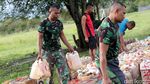TNI Musnahkan BBM Selundupan di Atambua