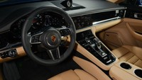 Interior Porsche Panamera. Pool/Porsche.