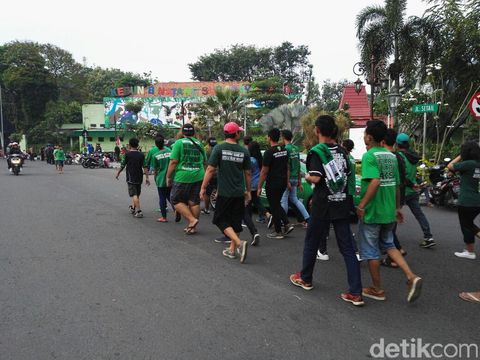 Bonek kembali turun ke jalan