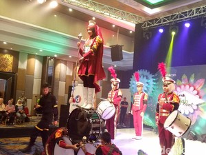 Hijabers Ini Curi Perhatian dengan Atraksi Mayoret di Sunsilk Hijab Hunt