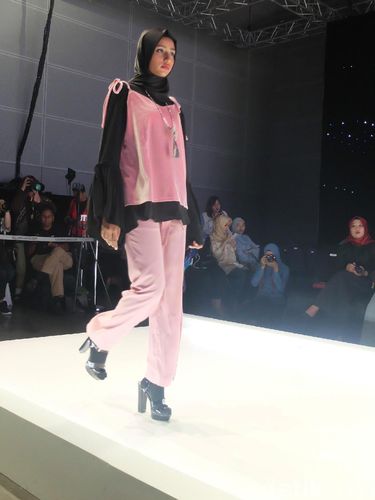 Jenahara Hingga Kami Idea Pamer Koleksi Hijab di Asia Islamic Fashion Week