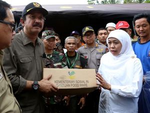 Mensos Salurkan Rp 1,34 Miliar untuk Korban Longsor Ponorogo