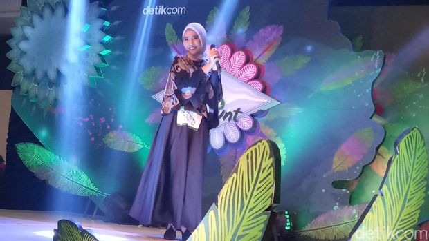 Foto: Ketika Nycta Gina Joget Diiringi Lagu Melayu