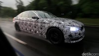 Ini penampakan BMW seri 5 terbaru yang nampang di kawasan BSD Tangerang, Sabtu (1/4/2017).