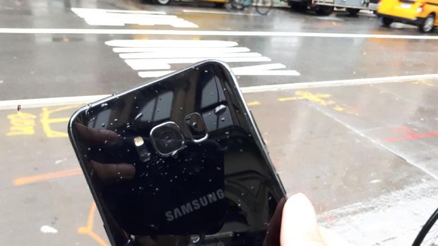 'Samsung Terburu-buru Luncurkan Galaxy S8'