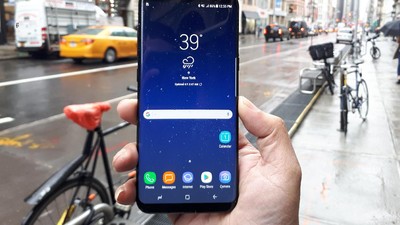 8 Fitur Galaxy S8 yang Nihil di iPhone 7