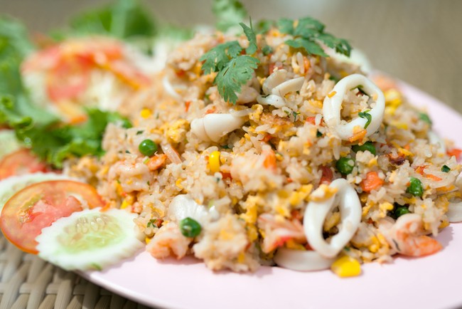 Yuk, Bikin Nasi Goreng Seafood dengan 4 Langkah Ini!