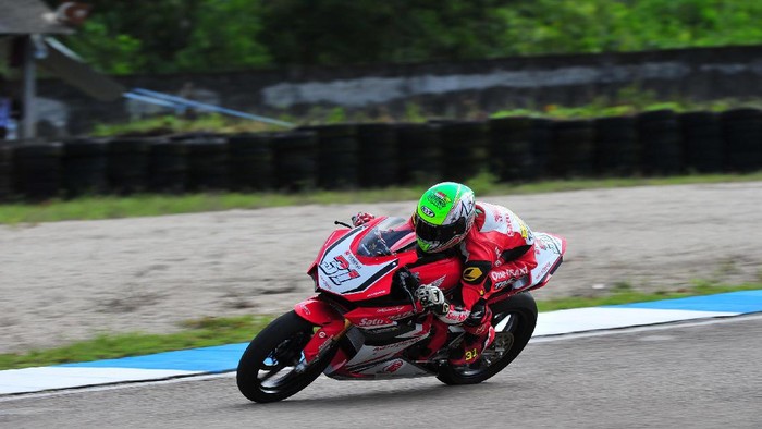 Sapu Bersih Seri Perdana, Gerry Salim Puncaki Klasemen