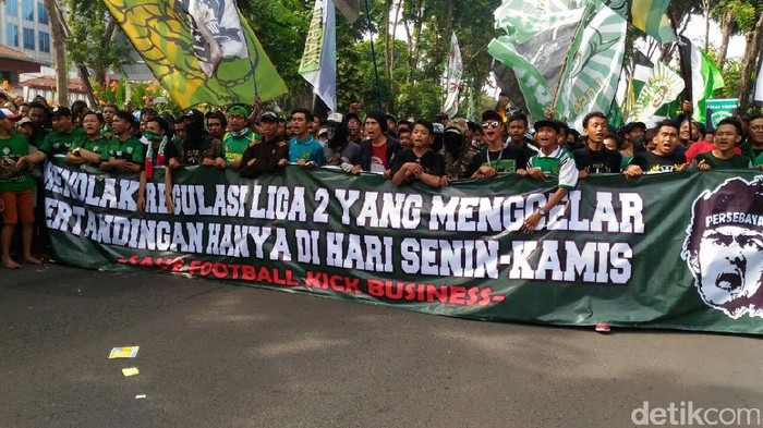 Liga 2 Main Senin Hingga Kamis, Bonek Turun ke Jalan
