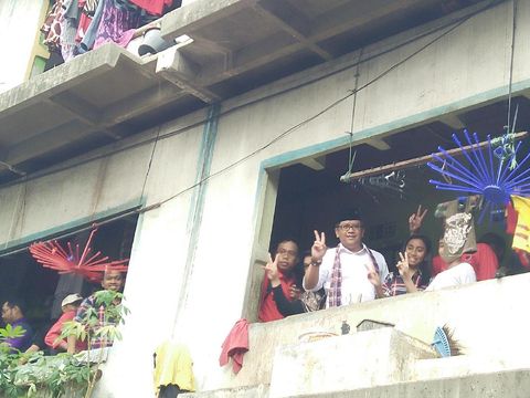 Sekjen PDIP Hasto dan Rieke di Rusun Sindang Jakut