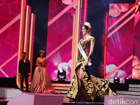 Cerita Sedih Iris Mittenaere Usai Terpilih Jadi Miss Universe 2016