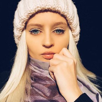 Tanpa Operasi Plastik, Wanita Cantik Ini Viral karena Mirip Barbie