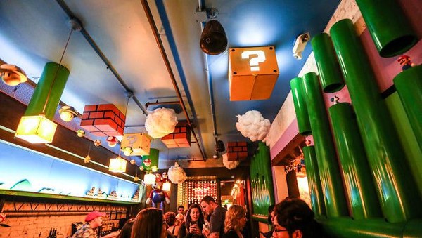 Lucu Banget! Ada Bar Bergaya Mario Bros