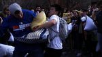 Intip Keseruan Perang Bantal di New York