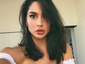 Trauma Perang, Mantan Mekanik AU Cantik Alih Profesi Jadi Model Seksi