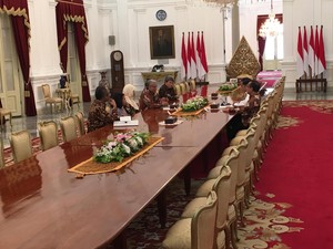 Presiden Jokowi Terima Pansel Hakim Konstitusi di Istana