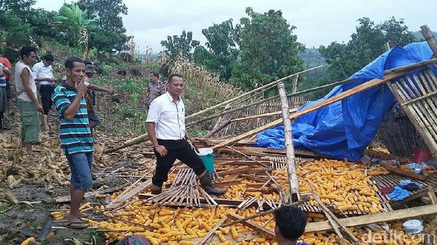 5 Petani di Gowa Tewas Tertimpa Pondok
