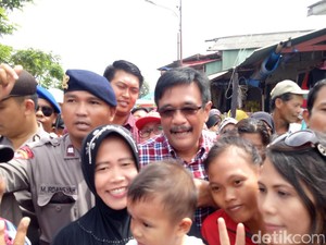 Cerita Djarot saat Ada Kabar Anies-Sandi Absen Debat di TV