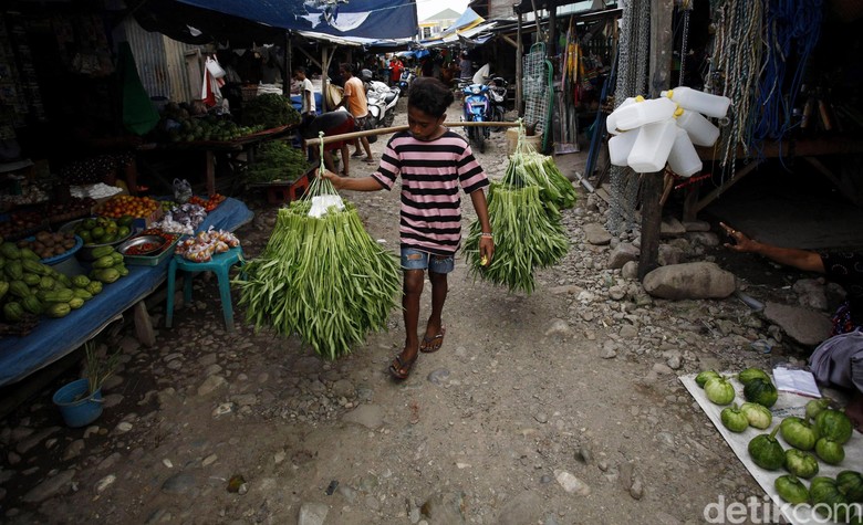 Gerbang Perbatasan dan Aliran Barang-barang ke Tetangga Gerbang Perbatasan dan Aliran Barang-barang ke Tetangga