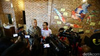 Sebelumnya, mantan anggota DPR, Hatta Taliwang ini sempat dicokok aparat Polda Metro Jaya lantaran melakukan penghasutan yang berujung konflik SARA di akun Facebook-nya.