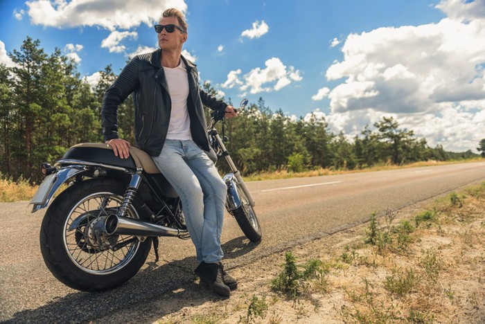 Ini Kacamata Trendi yang Buat Bikers Makin Gaya