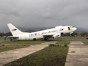 Pesawat Tri MG Asia Terjengkang Saat Bongkar-Muat di Wamena