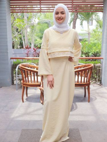 Foto: Pulang Umrah, Revalina S Temat Makin Cantik dengan Berhijab