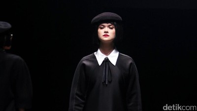 Foto: Koleksi Patrick Owen di Plaza Indonesia Fashion Week  2017