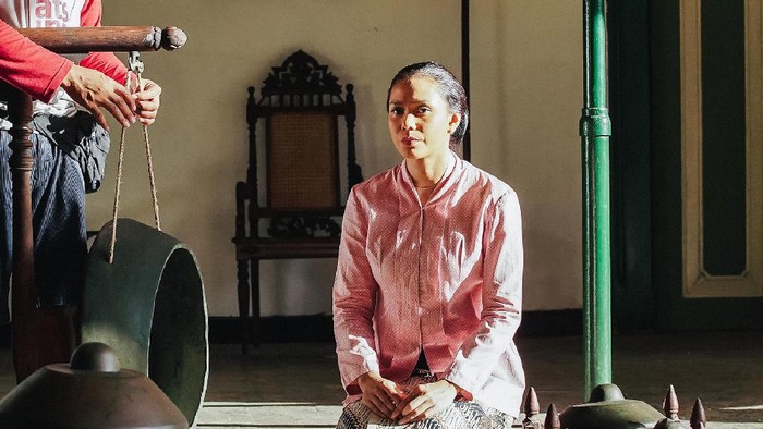 Adinia Wirasti / Kartini