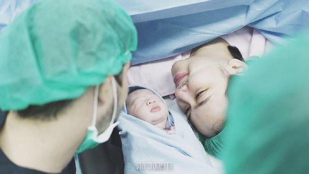 Makam Yana Zein Akan Dipindah, Meme Di Balik Penahanan Ustad Solmed