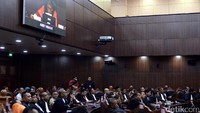 Sidang putusan dismissal ini digelar untuk 22 permohonan sengketa pilkada yang telah diajukan oleh pasangan calon kepala daerah.