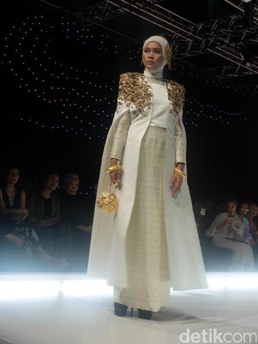 Hijabers Malaysia Sambut Hangat Koleksi Dian Pelangi di AIFW