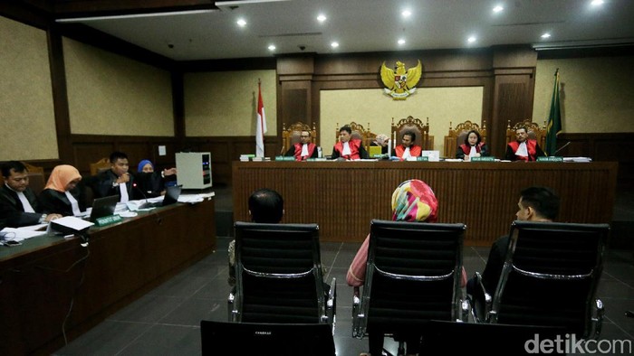 Andi Narogong Minta Duit ke Pengusaha yang Ingin Ikut e-KTP