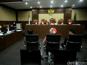 Adik Andi Narogong Mengaku 4 Kali Ditugasi Antar Uang e-KTP