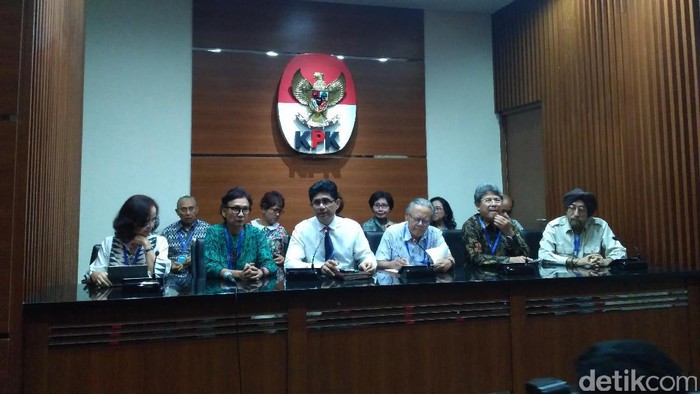 Aktivis Hukum Datangi KPK, Minta Korupsi e-KTP Diusut Tuntas