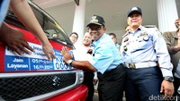 Dengan adanya angkutan lingkungan seperti KWK, harapannya akses pelanggan TransJakarta dalam melakukan perjalanan akan meningkat.