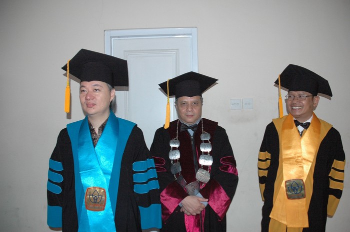 Bekerja Sambil Kuliah S2 IT, Bisa!