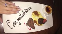 Demi Dapat Dessert Gratis, Pria Ini Pura-pura Lamar Teman Wanitanya!