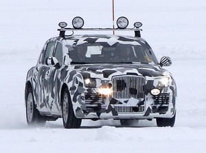 Mobil Baru Presiden Putin Tertangkap Kamera Sedang Diuji
