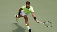 Di set kedua, Nadal sukses melewati gim ketujuh dengan keunggulan 4-3 atas Federer. Namun, Federer mengonversi break point yang menentukan di gim kesembilan untuk berbalik unggul 5-4. Geoff Burke-USA TODAY Sports.
