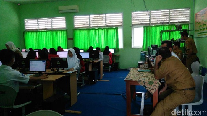 Sejumlah SMK di Garut Numpang UNBK di Sekolah Lain