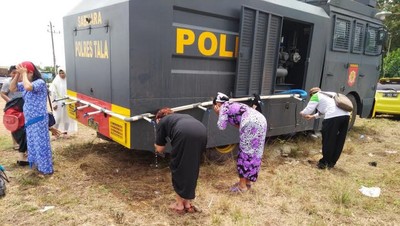 Water Cannon Jadi Tempat Wudhu