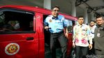 Ngantor ke Balai Kota, Sumarsono Naik Angkot KWK