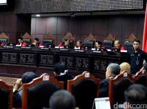 Baru Sekali Hadiri Sidang MK, Sadar Konstitusional DPR Lemah