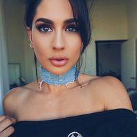 Trauma Perang, Mantan Mekanik AU Cantik Alih Profesi Jadi Model Seksi